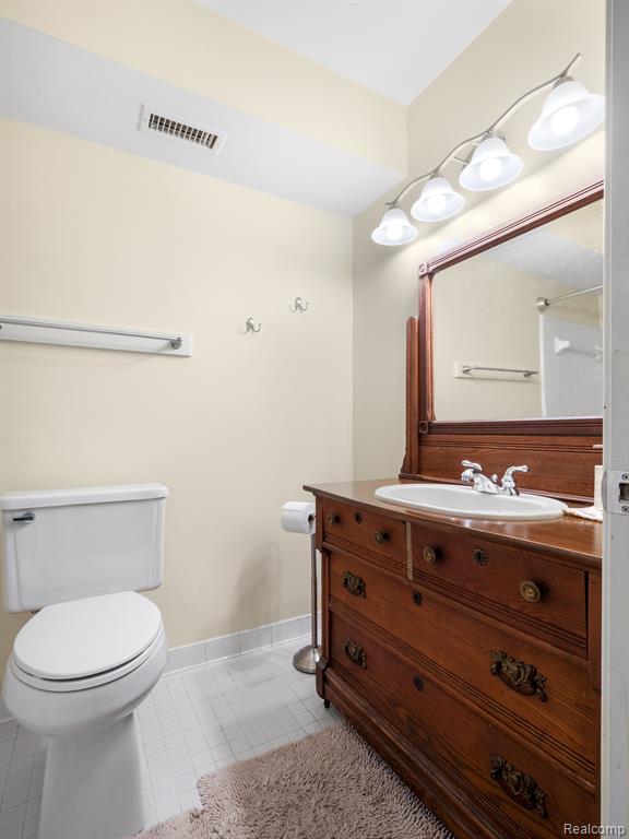 300 SPRING BROOKE Drive, 300, Brighton, MI 48116 — Photo 18