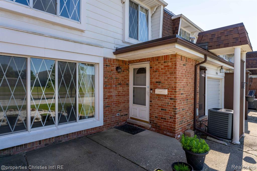 8700 Common Road, Warren, MI 48093 — Photo 36