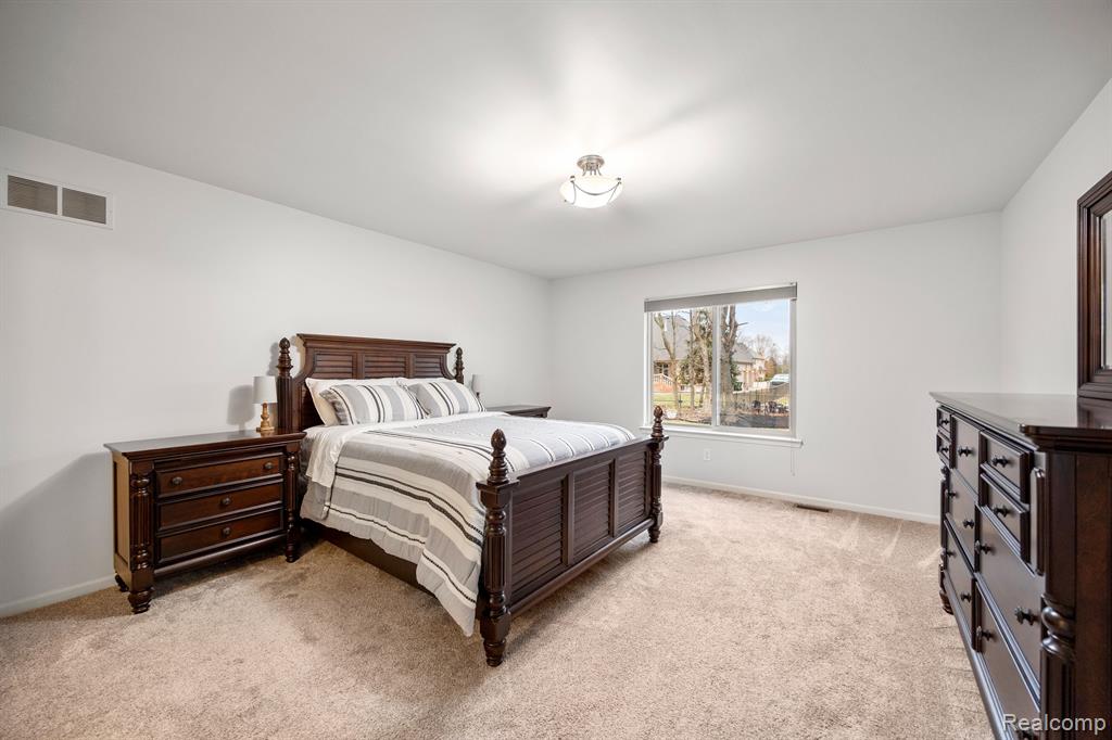 54652 White Spruce Lane, Shelby Twp, MI 48315 — Photo 24
