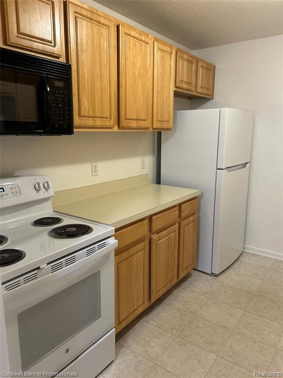 284 Marigold Circle, Westland, MI — Photo 4