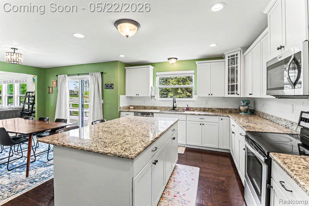 7558 Abigail Drive, Ypsilanti, MI 48198 — Photo 11