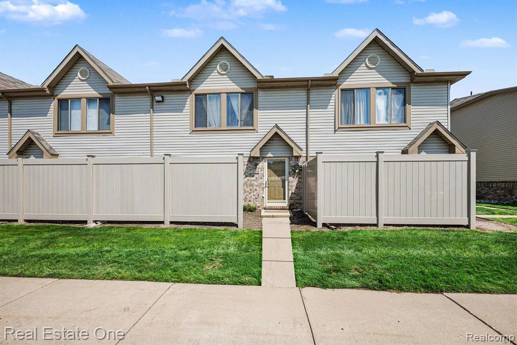 50514 Bay Run N, New Baltimore, MI 48047 — front exterior