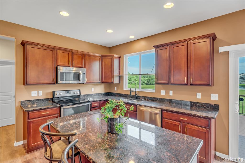 6119 AMBER Lane, Grand Blanc, MI 48439 — Photo 9