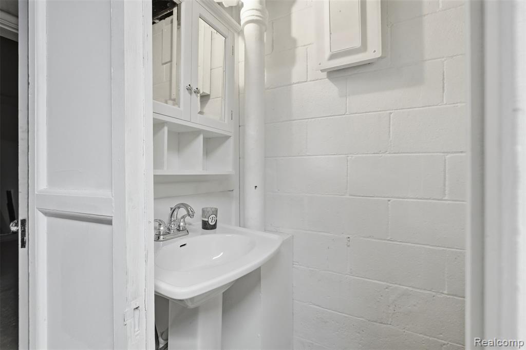 27310 Crestwood Drive, Franklin, MI 48025 — Photo 50