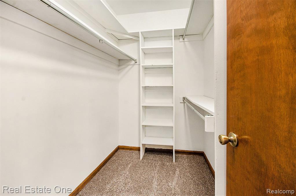 6281 Quaker Hill Drive, West Bloomfield, MI — Photo 17