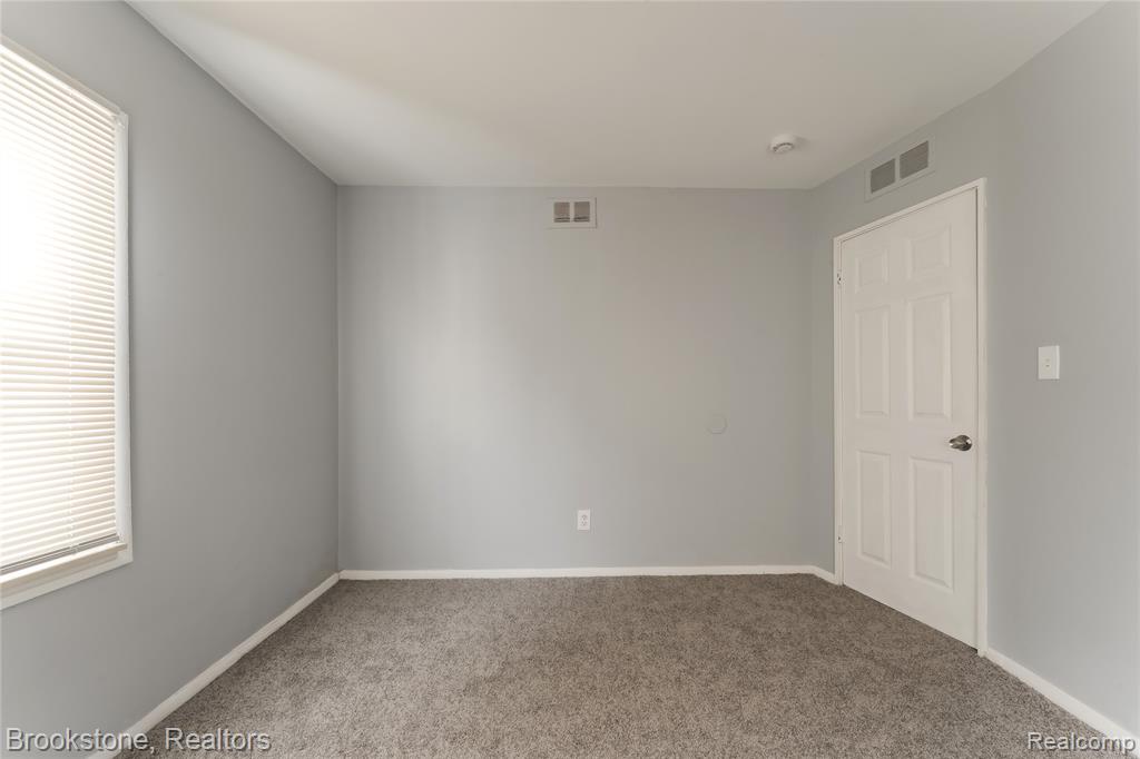 694 Emerson Avenue, Pontiac, MI 48340 — Photo 27