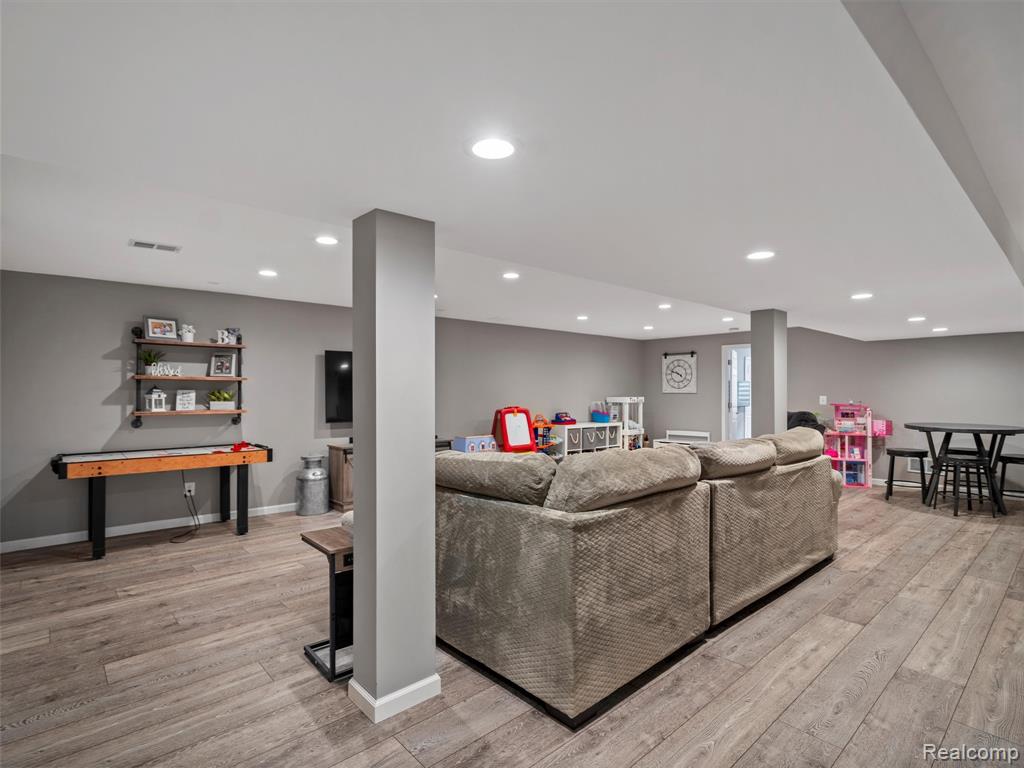 45877 ANDREW Drive, Macomb, MI 48044 — Photo 31