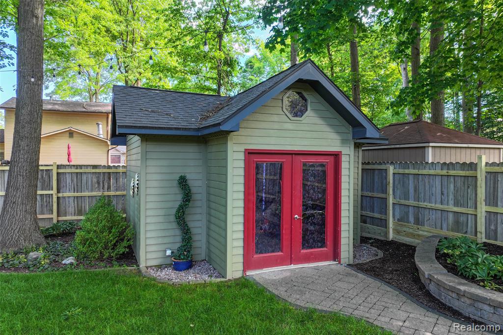 5327 Olde Saybrooke Road, Grand Blanc, MI 48439 — Photo 31