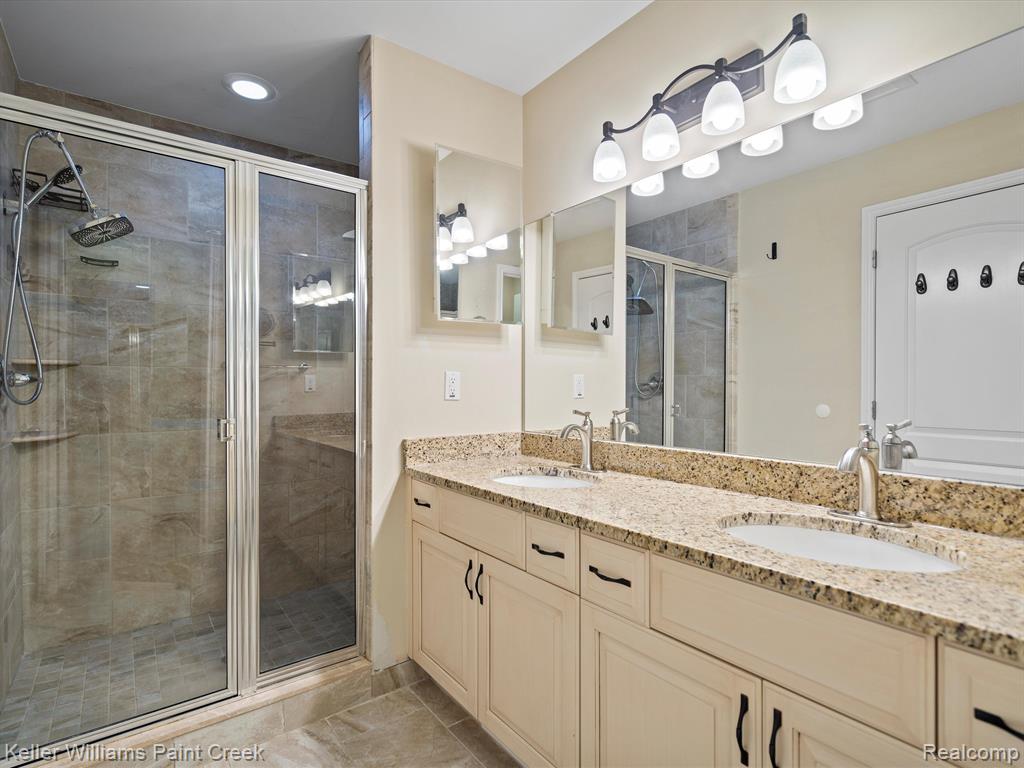 46267 Terrace Drive, Shelby Twp, MI 48317 — Photo 26