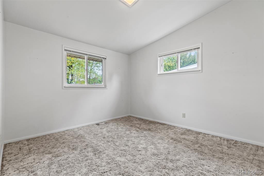 9212 Idaho Street, Livonia, MI 48150 — Photo 16