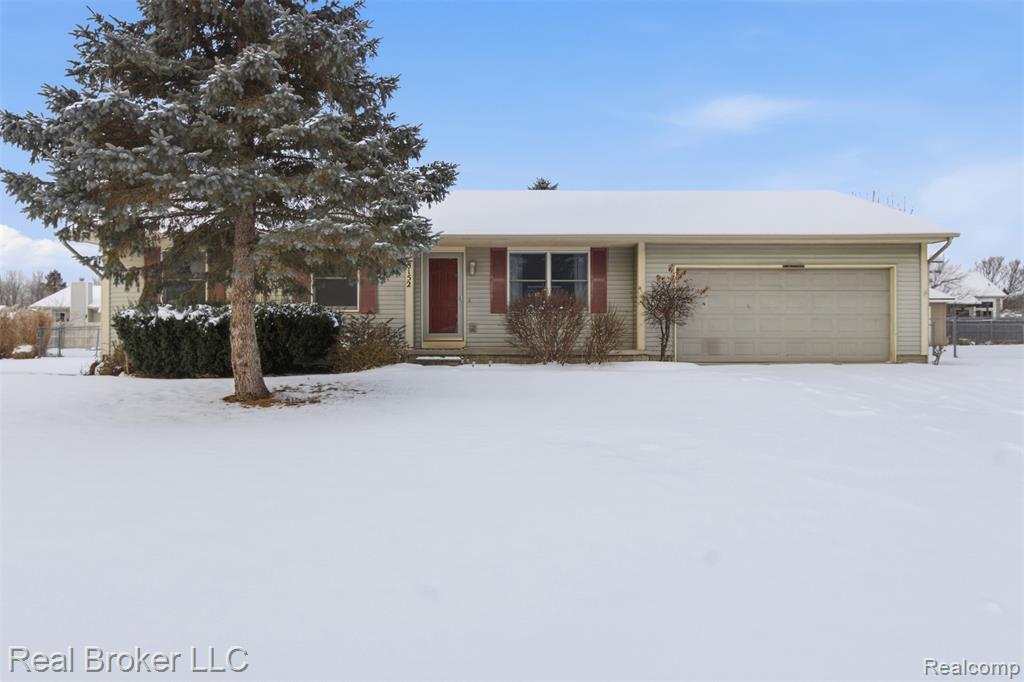 8152 Fox Hollow Road, Goodrich Vlg, MI — Photo 2
