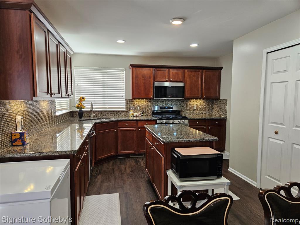9582 Falmouth Drive, Ypsilanti, MI 48197 — Photo 4