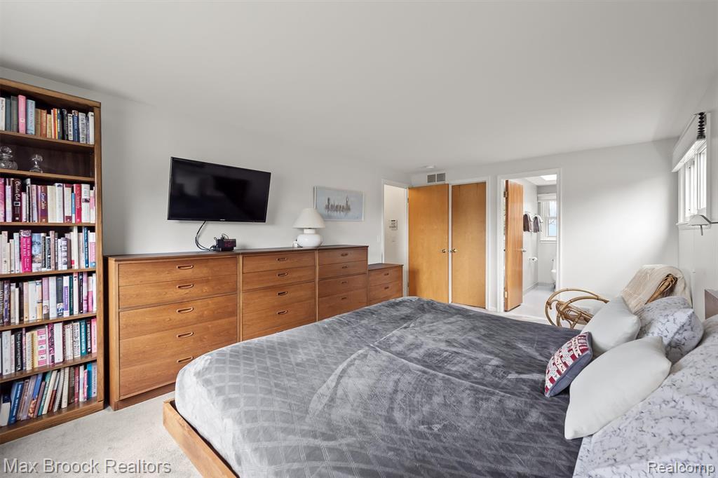 6540 Alderley Way, West Bloomfield, MI — Photo 35