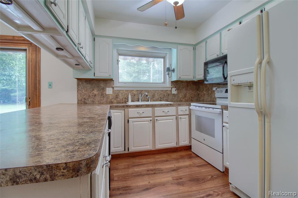 8695 Stout Avenue, Grosse Ile, MI 48138 — Photo 12