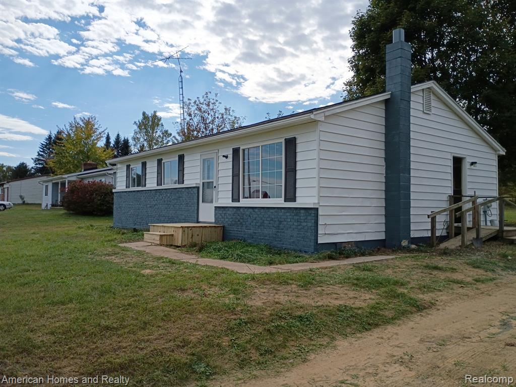 6585 N Lake Road, Otter Lake, MI 48464 — Photo 2