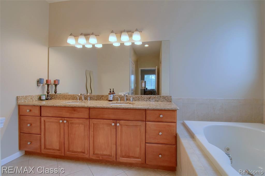 761 Nissen Court, Wixom, MI 48393 — Photo 26