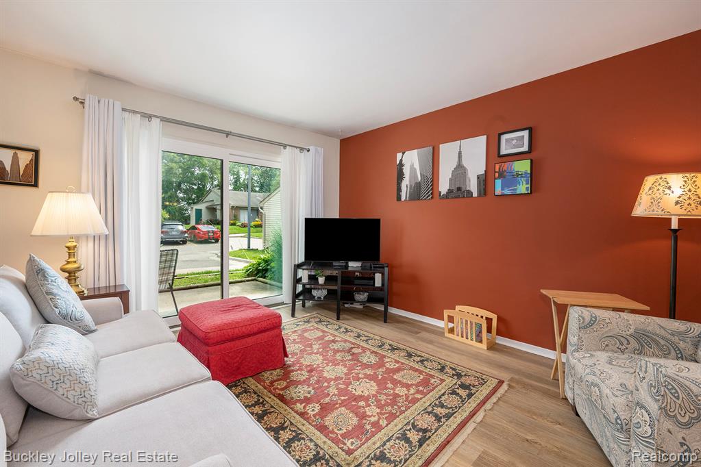 399 Spring Brooke Drive, Brighton, MI 48116 — Photo 4