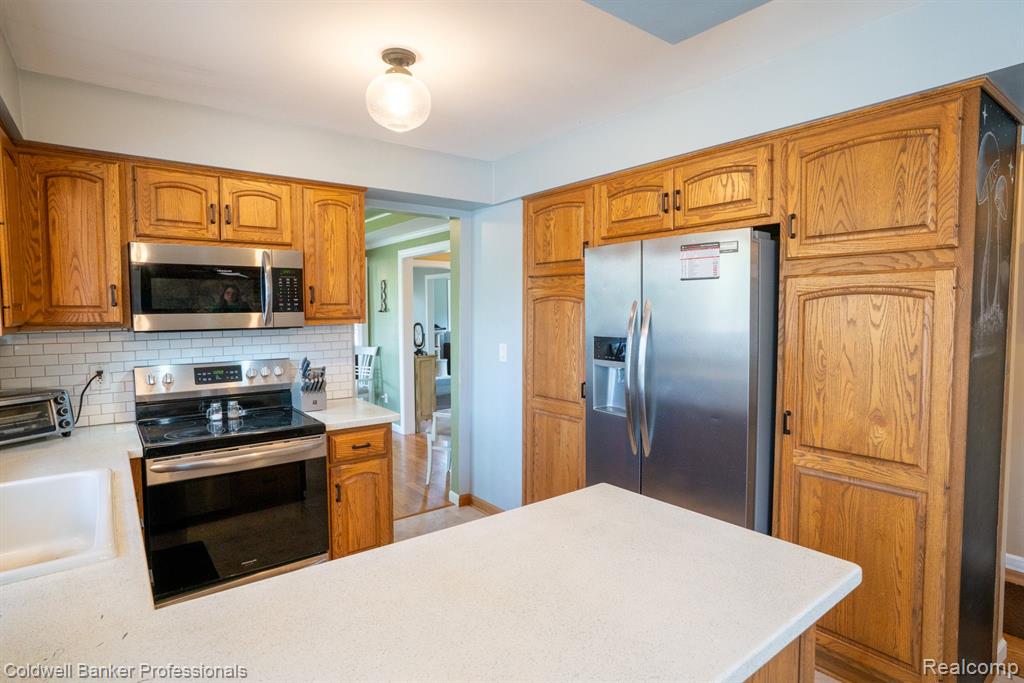 8177 FAWN VALLEY Drive, Clarkston, MI 48348 — Photo 8