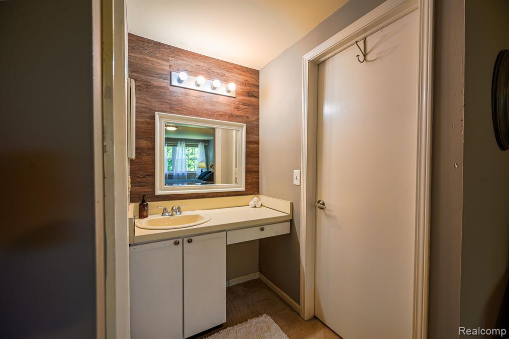 21218 W GLEN HAVEN Circle, Northville, MI 48167 — Photo 21