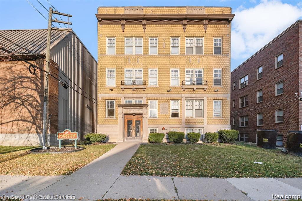 590 Parkview #201 Drive, Detroit, MI 48214 — front exterior
