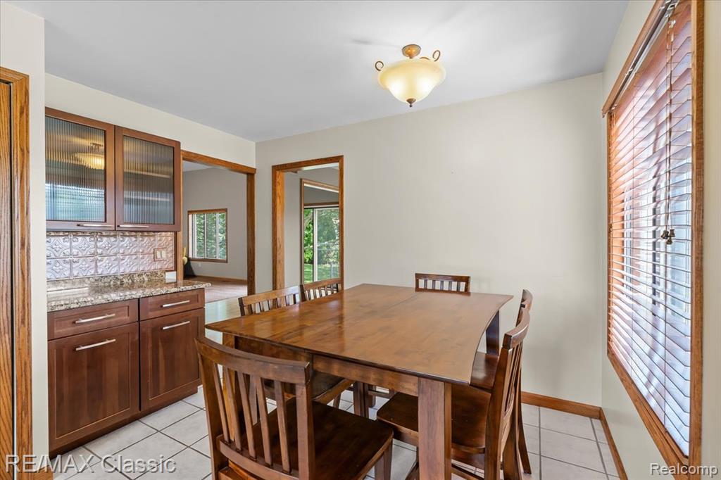 4432 Ravinewood Drive, Commerce Twp, MI 48382 — Photo 18