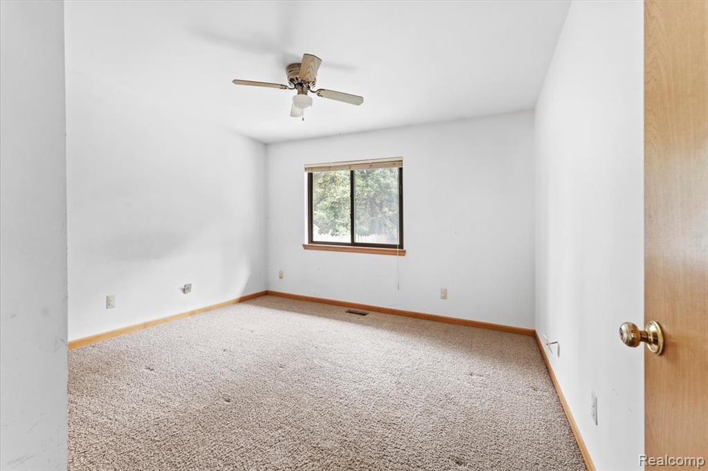 9160 Maplewood Drive, White Lake, MI — Photo 10