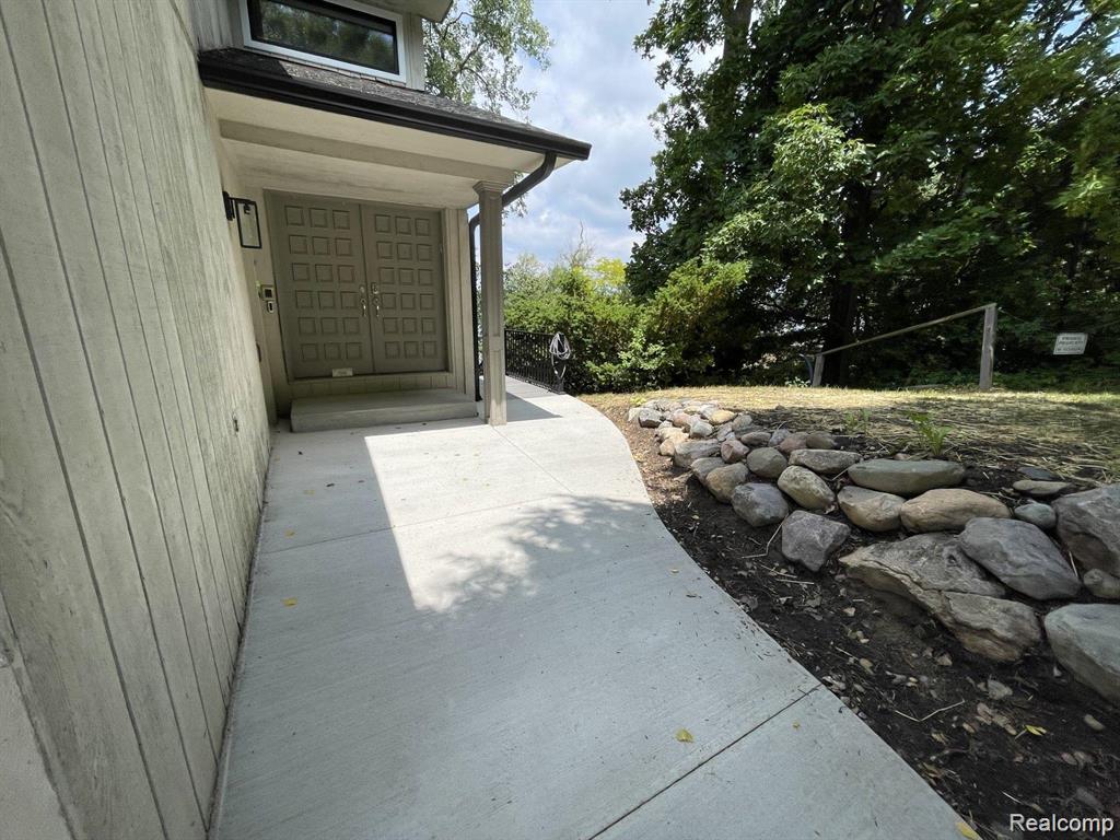 5494 Putnam Drive, West Bloomfield, MI 48323 — Photo 5