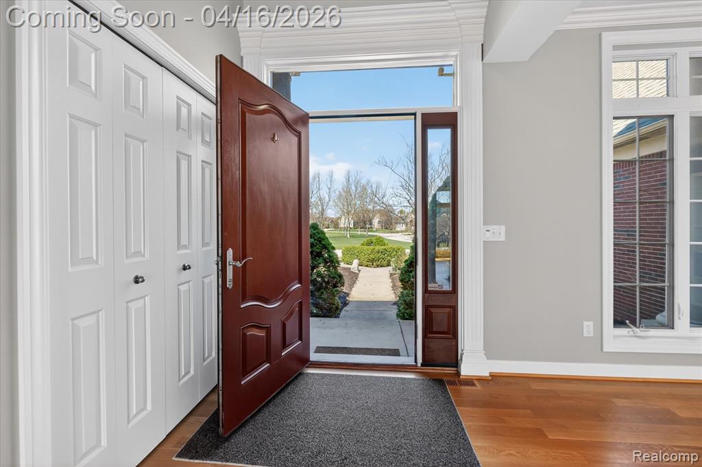 625 Southshore Drive, Oxford, MI 48371 — Photo 9