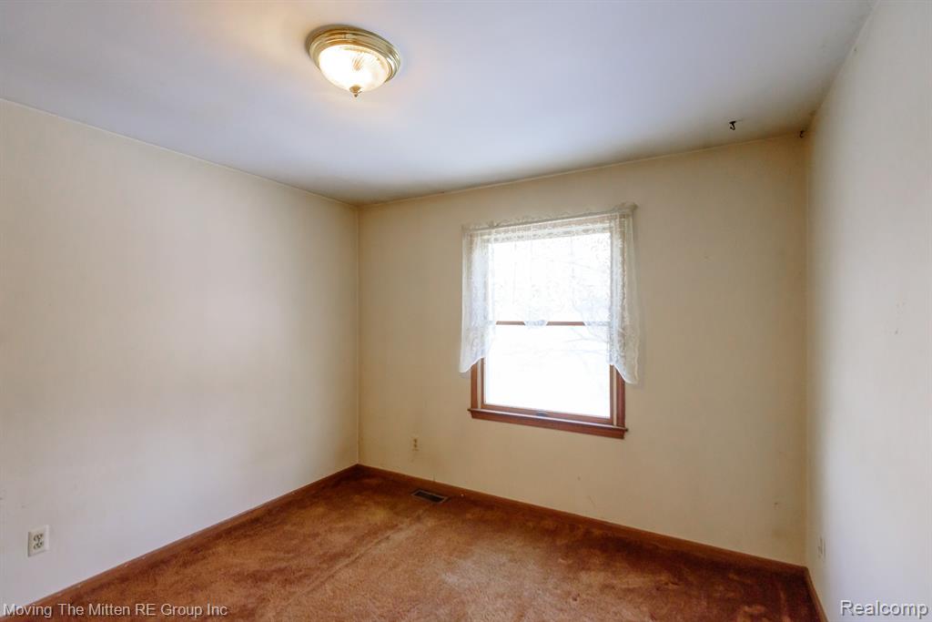 44017 Harmony Lane, Belleville, MI 48111 — Photo 32