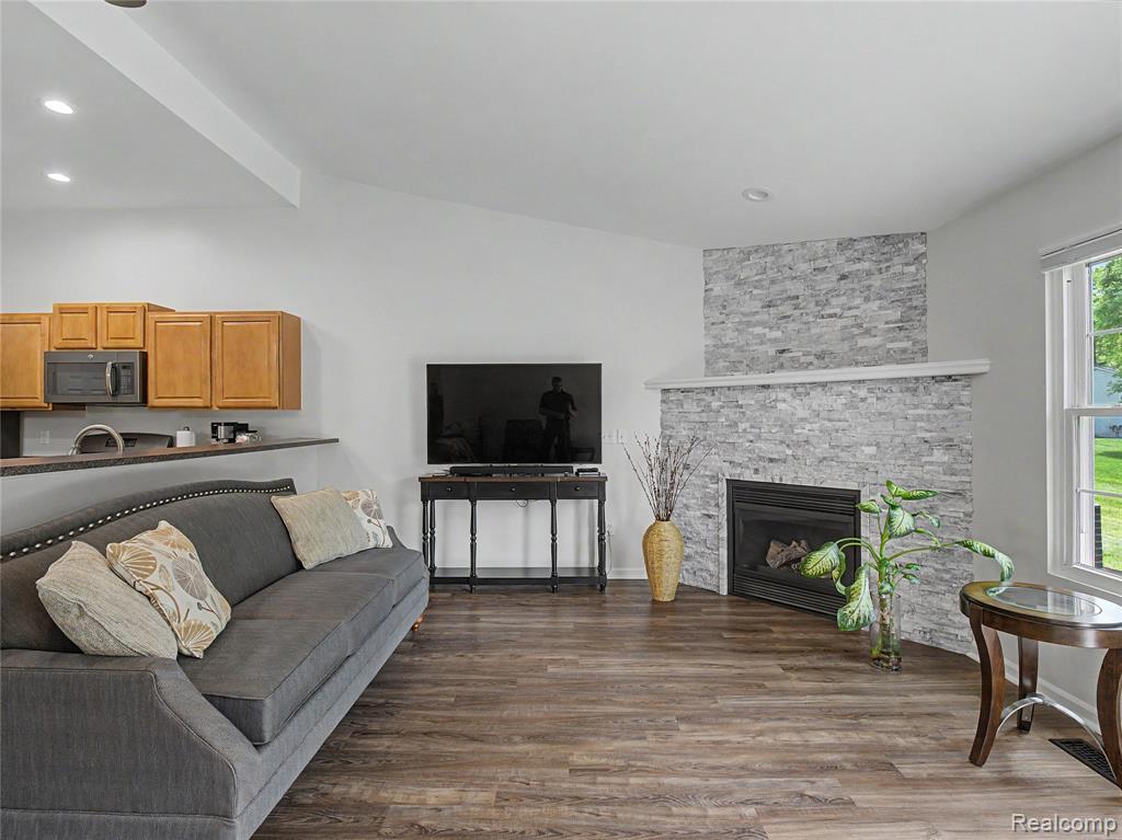 2263 Crystal Crossing Drive, Howell, MI 48843 — Photo 9
