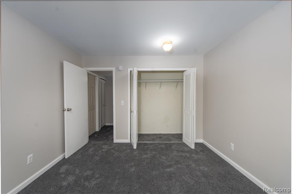 505 W Highland Road, Howell, MI 48843 — Photo 11