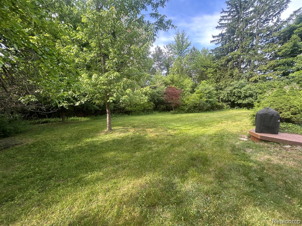 5303 W Briarcliff Knoll Drive, West Bloomfield, MI — Photo 30