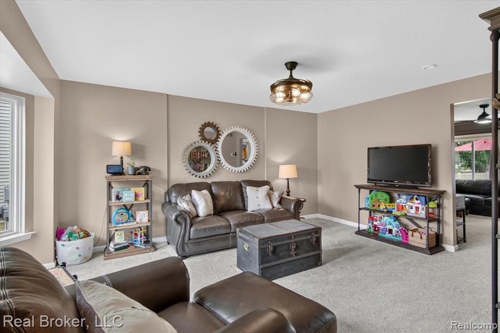 15156 Oak Valley Lane, Monroe, MI 48161 — Photo 7