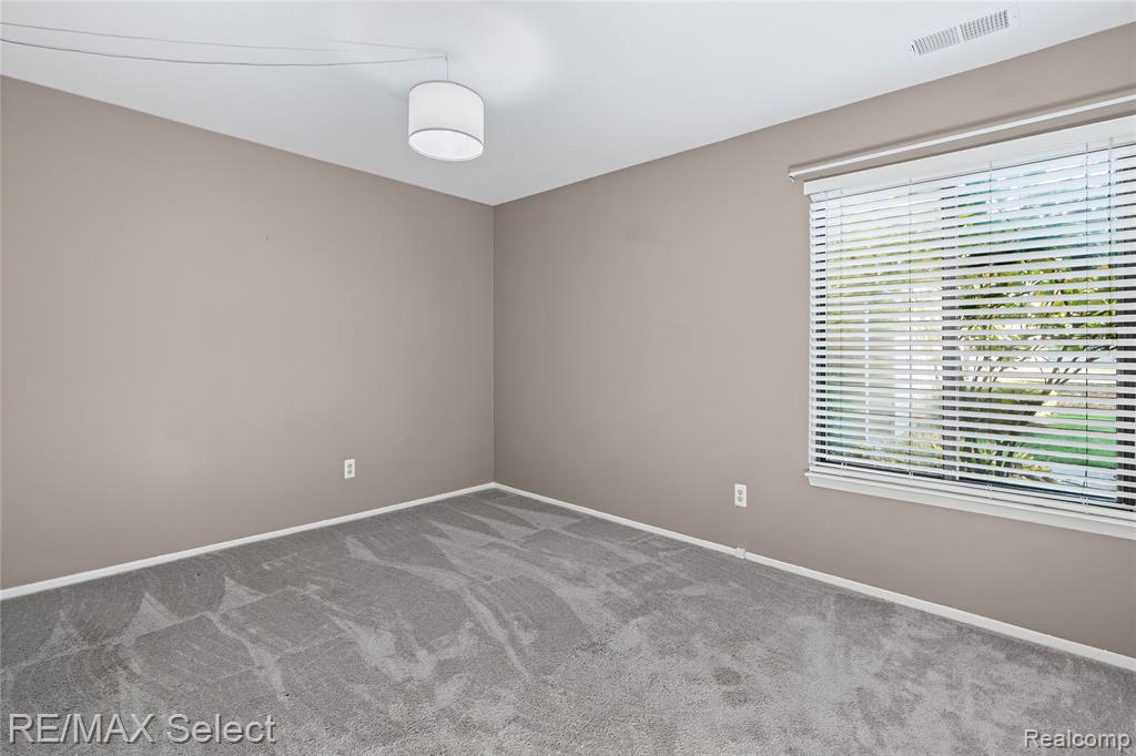250 Briarcrest Drive, 129, Ann Arbor, MI 48104 — Photo 29