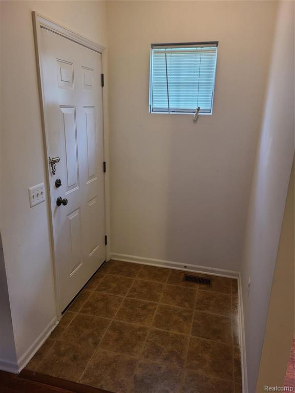 41130 MAPLEWOOD Drive, Canton, MI 48187 — Photo 15