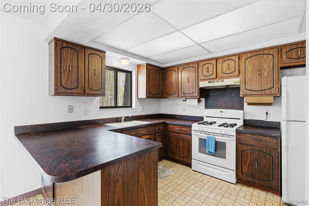 5380 Prentis Road, Waterford, MI 48327 — Photo 16