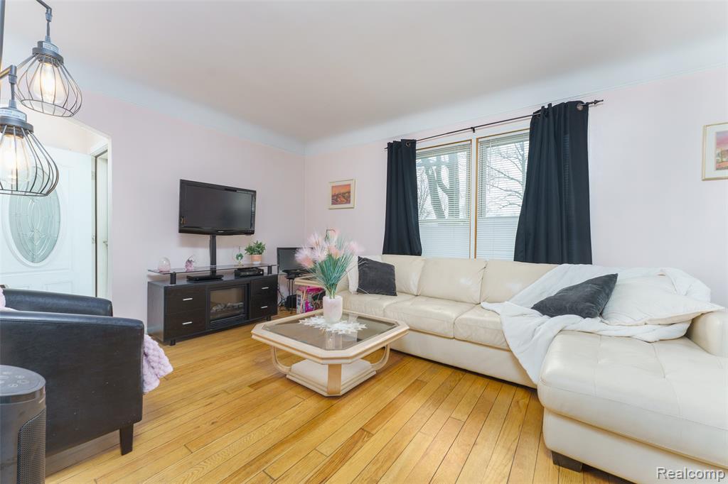 3714 Robina Avenue, Berkley, MI 48072 — Photo 4