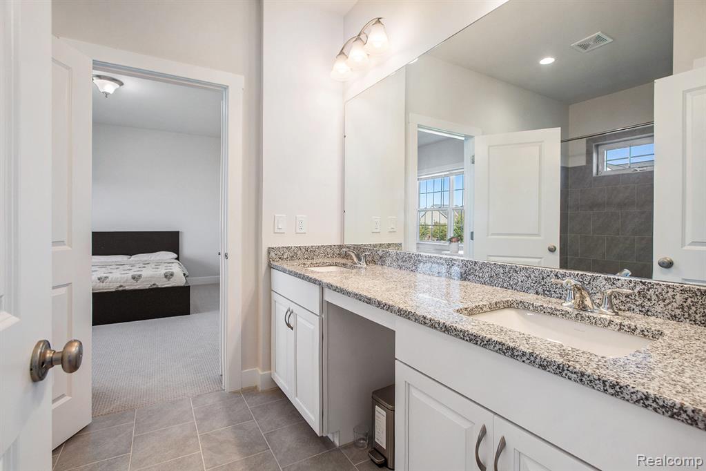 51026 Meadowlands, Canton, MI 48188 — Photo 22