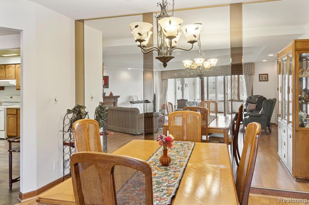 43050 12 Oaks Crescent Drive, 3044, Novi, MI 48377 — Photo 11