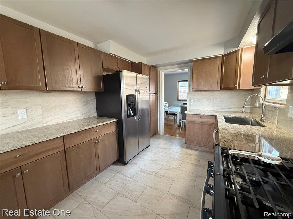 6845 Plainfield Street, Dearborn Heights, MI 48127 — Photo 4