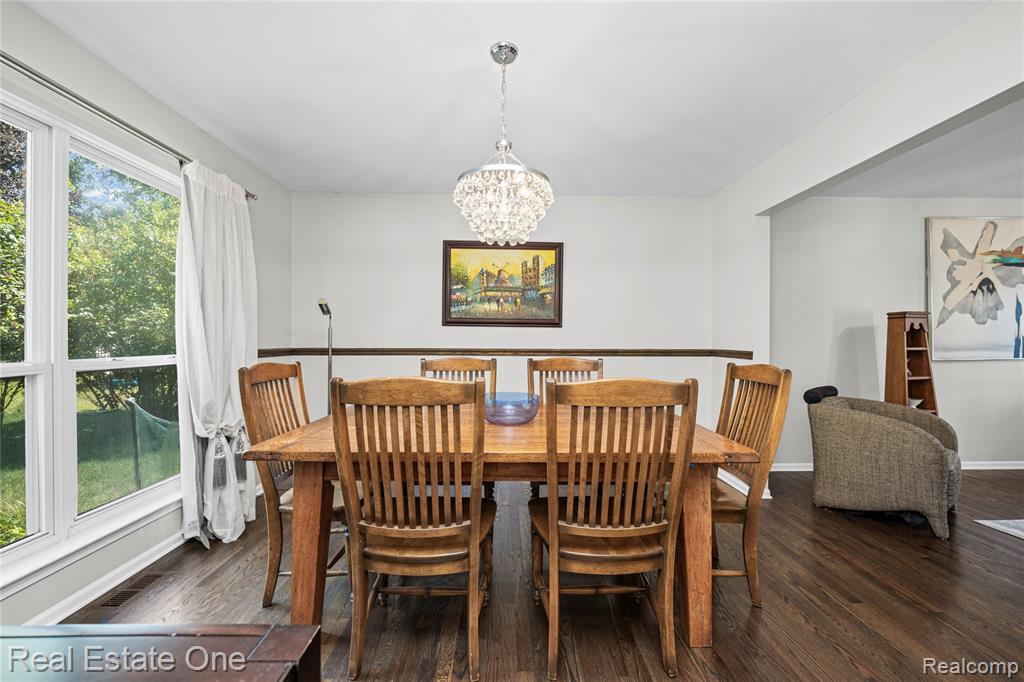 7570 Greenway Lane, West Bloomfield, MI 48324 — Photo 19