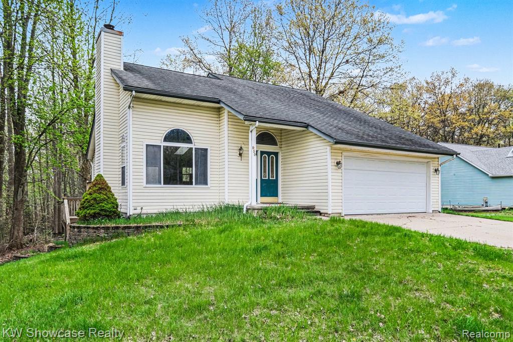 959 E Maple Street, Holly, MI 48442 — Photo 2