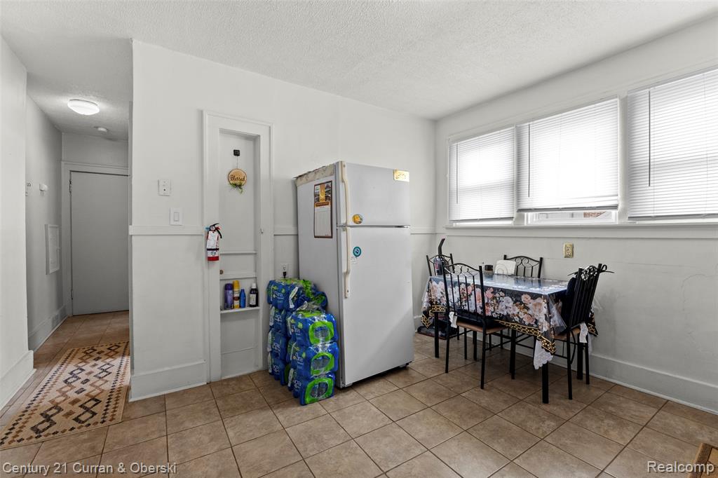 6022-6028 APPOLINE, Dearborn, MI 48126 — Photo 8
