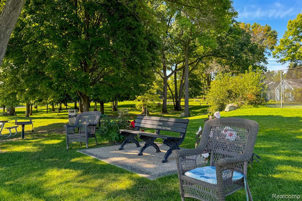 422 THORNEHILL Trail, Oxford, MI 48371 — Photo 54
