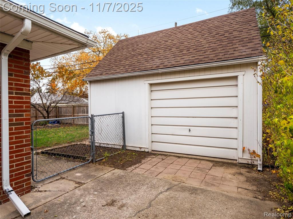 7231 Weingartz, Center Line, MI 48015 — Photo 27