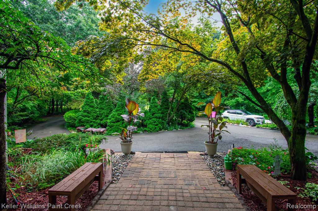 713 KNIBBE Road, Lake Orion, MI 48362 — Photo 3