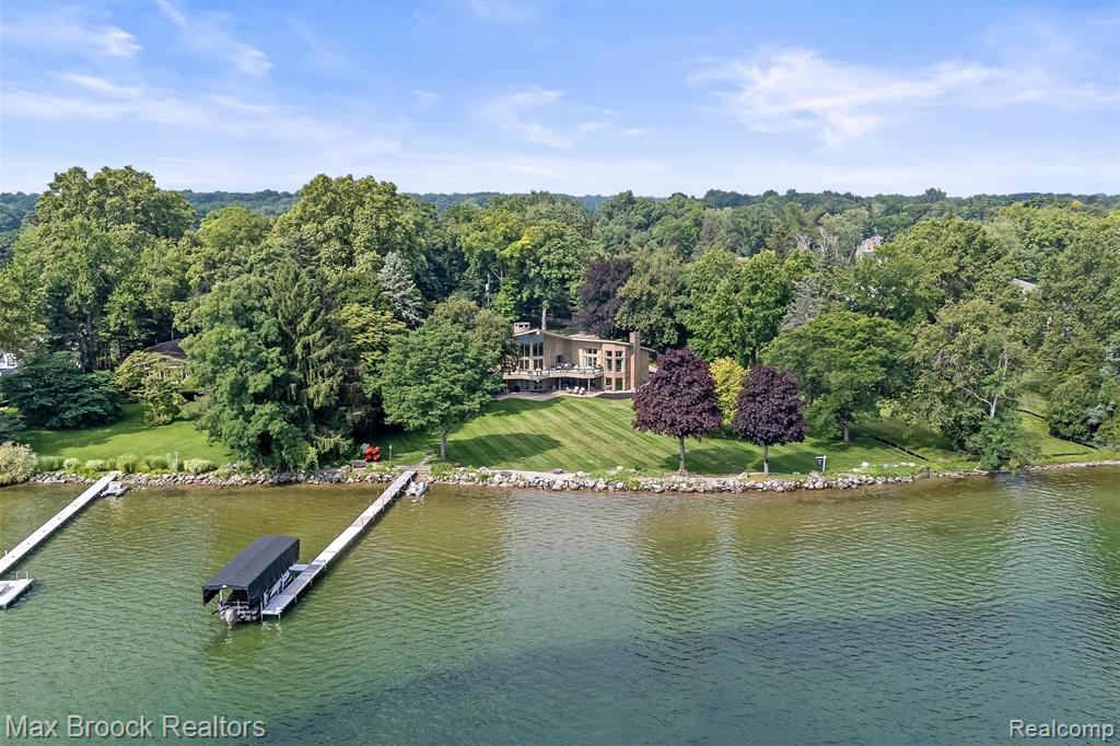 3333 W Shore Drive, Orchard Lake Village, MI 48324 — Photo 79