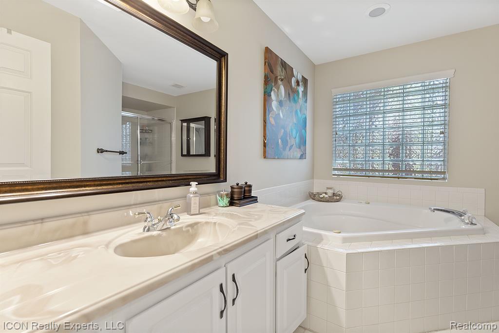 51874 EMIL Drive, Macomb, MI 48042 — Photo 23