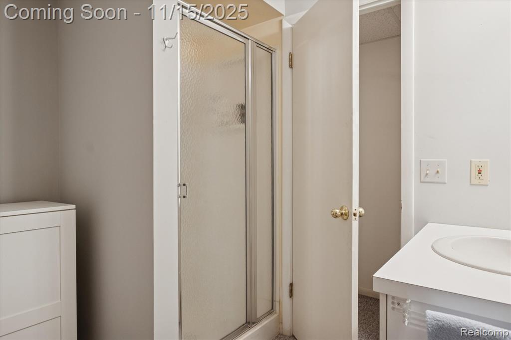 909 Tartan Trail, Bloomfield Hills, MI 48304 — Photo 28