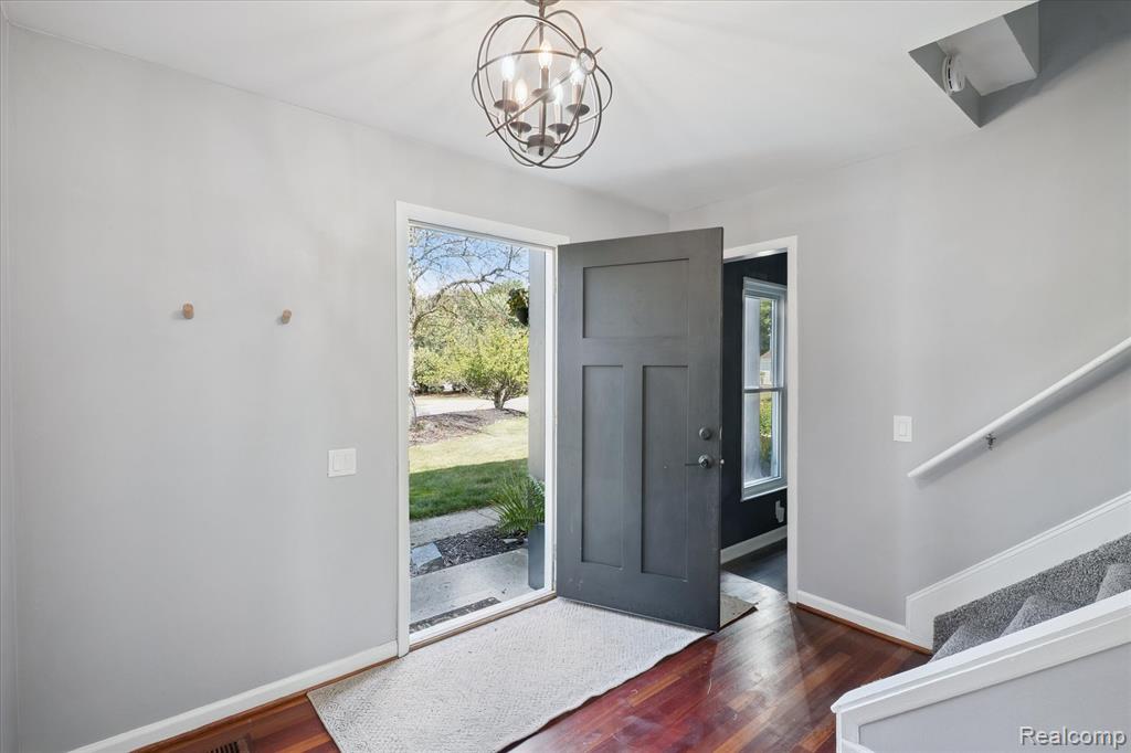 5015 Langlewood Drive, West Bloomfield, MI — Photo 4